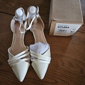 Women's Cream Ankle Strap Flats Size 8.5 Rilista NIB